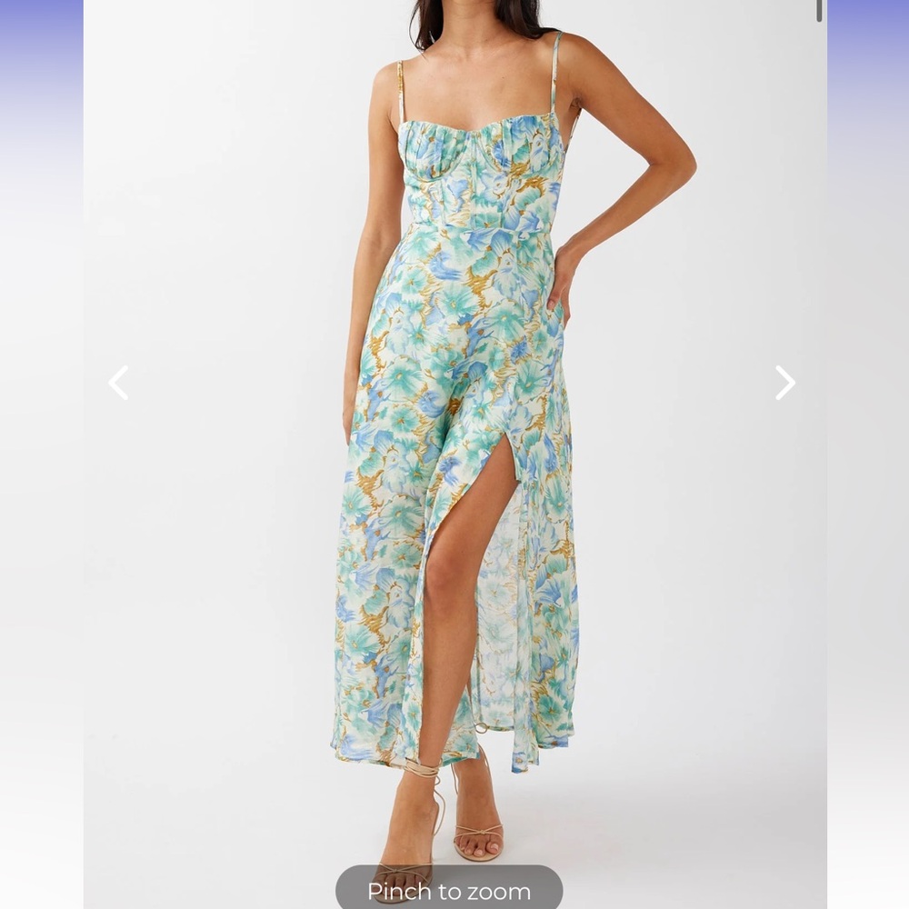 Selfie Leslie Dress